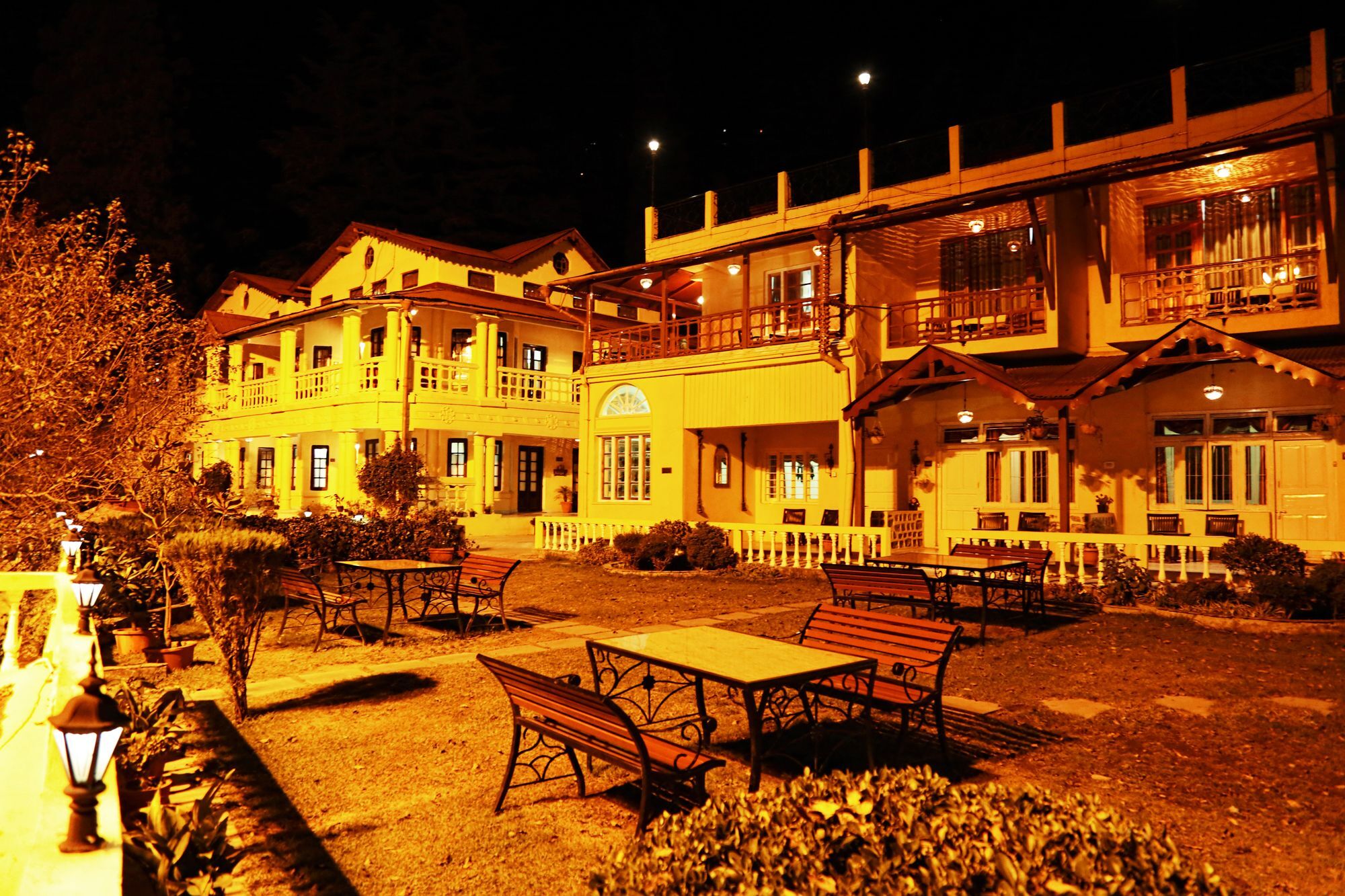 The Pavilion Найнітал Екстер'єр фото